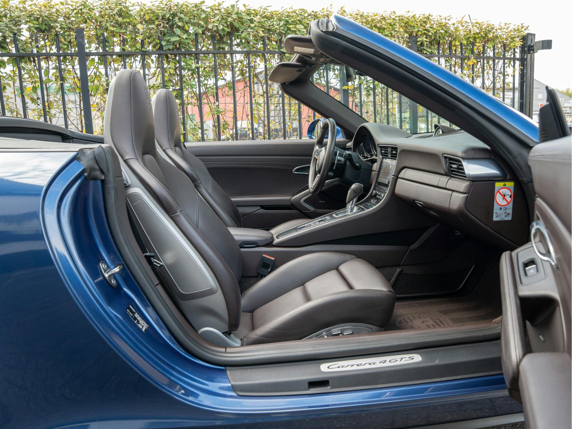 Porsche 911 Cabrio 3.0 Carrera 4 GTS | Blue Metallic Wrap | Bose | Adaptieve Sport-Stoelen